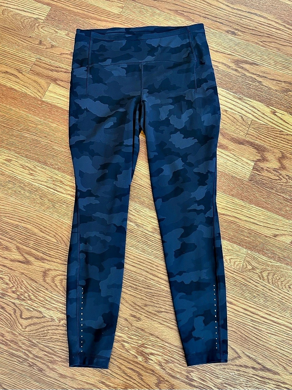 Lululemon Camo Running Leggings Zoned In Tight 27” Size 10 workout gym lounge